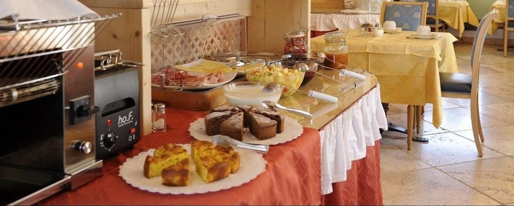 פוצה די פאסה Hotel Arnika מראה חיצוני תמונה