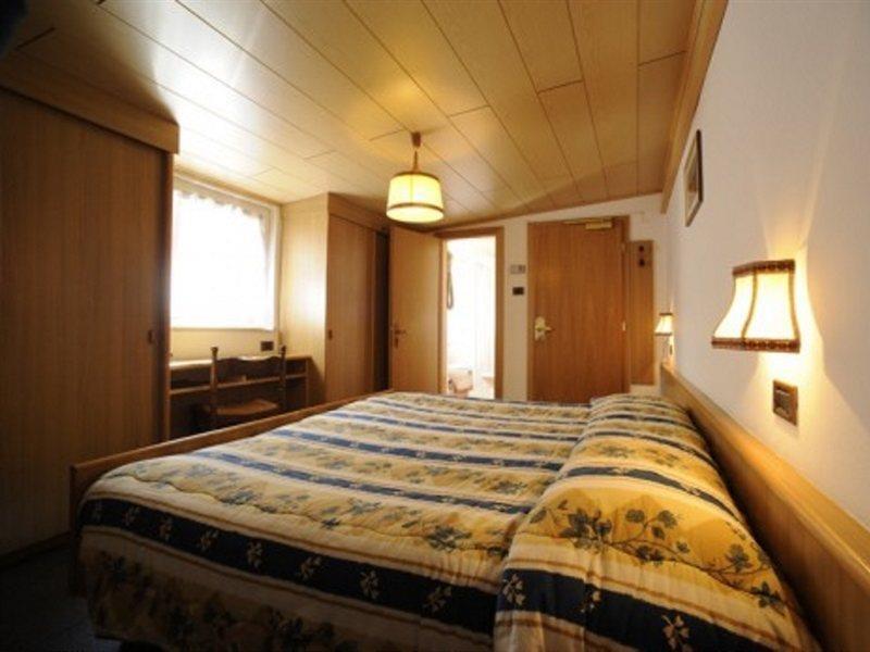 פוצה די פאסה Hotel Arnika מראה חיצוני תמונה