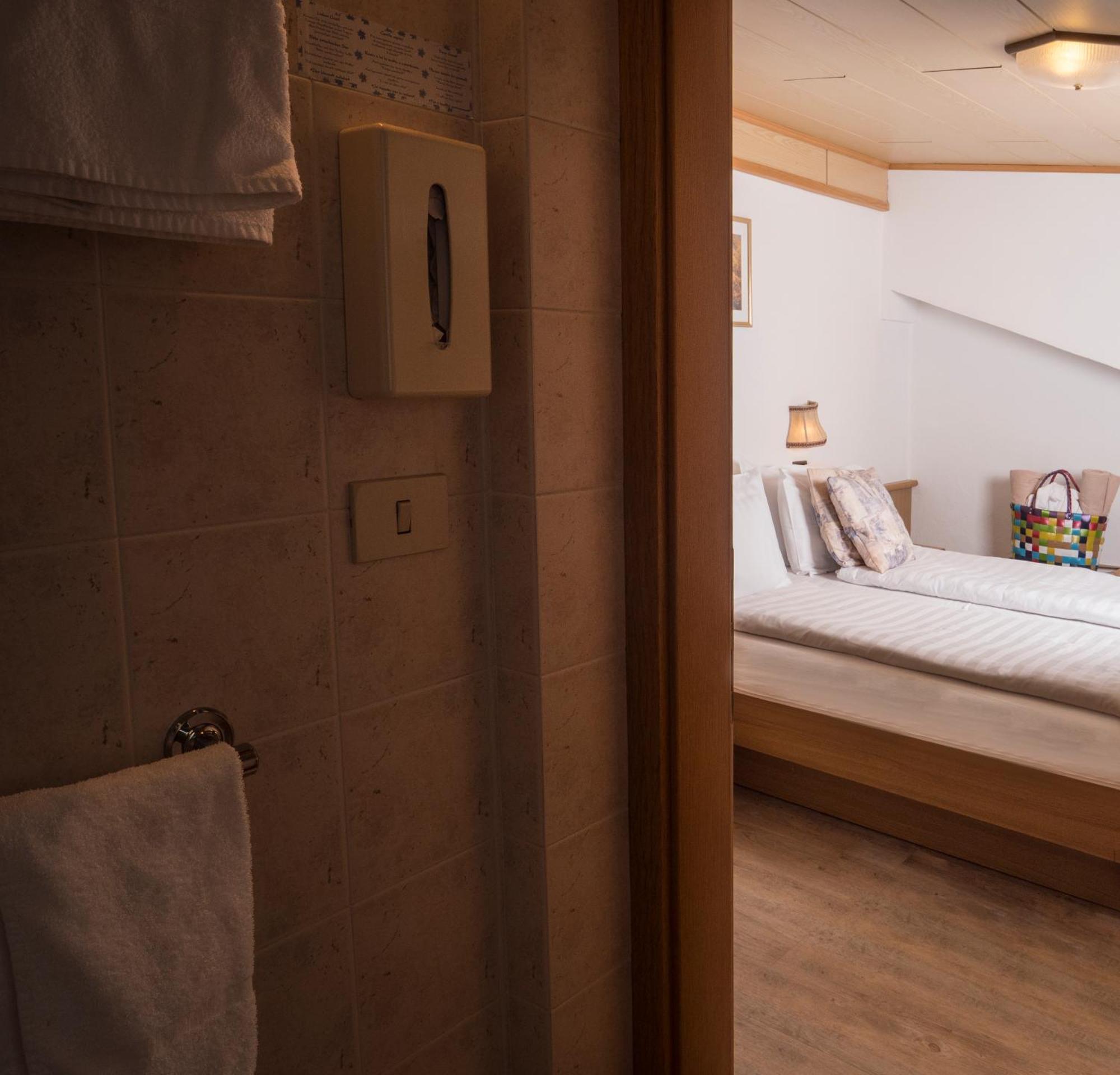 פוצה די פאסה Hotel Arnika מראה חיצוני תמונה