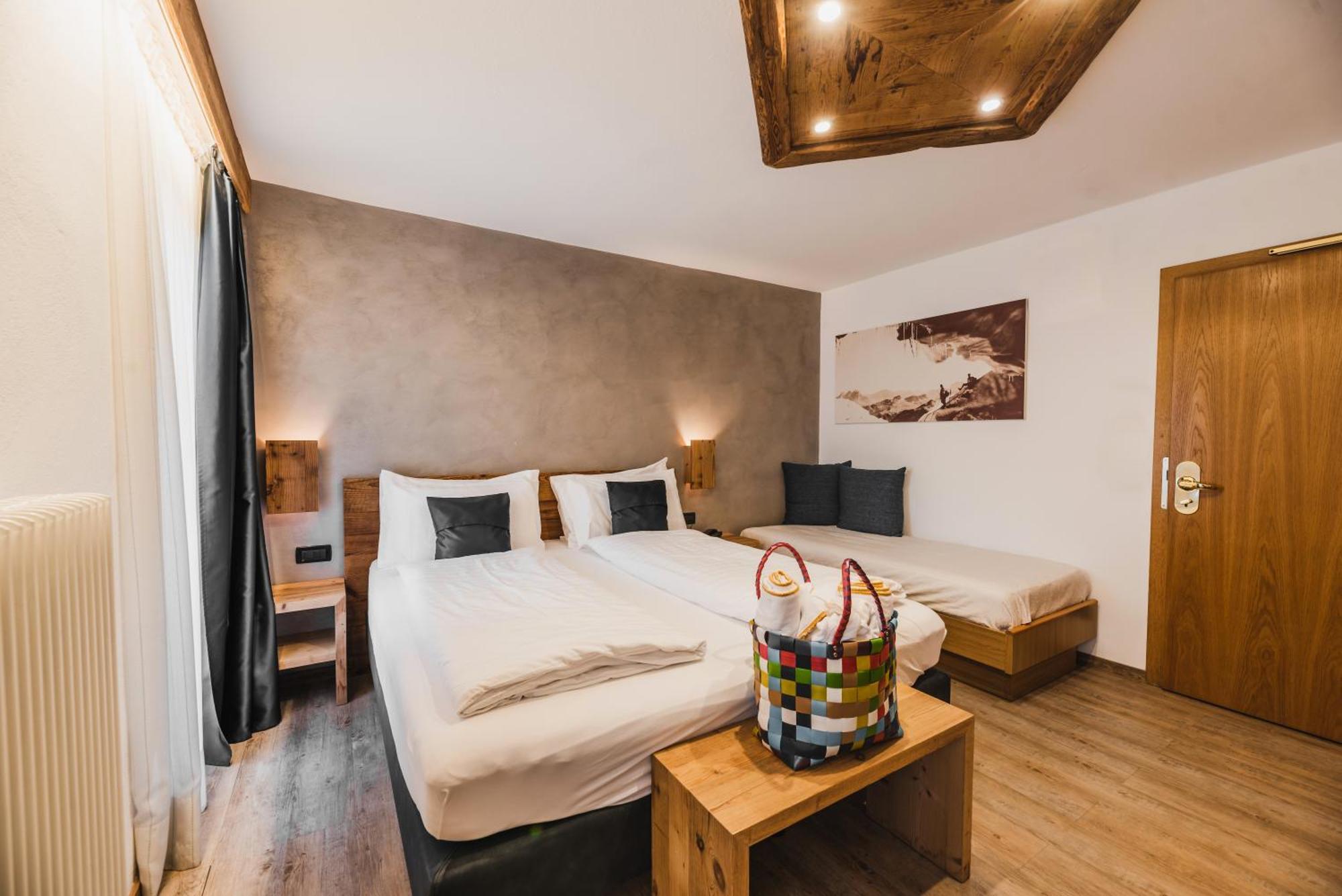 פוצה די פאסה Hotel Arnika מראה חיצוני תמונה